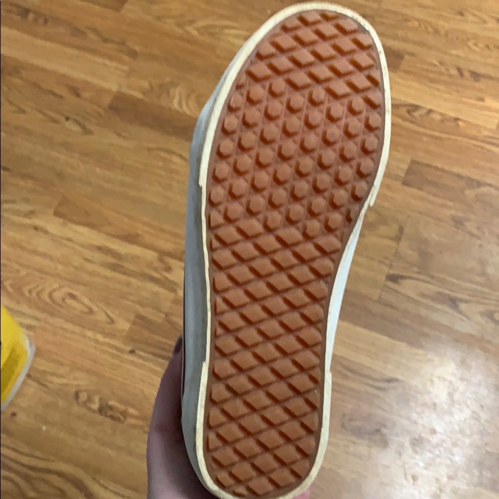 Vans - Picture 3 of 4